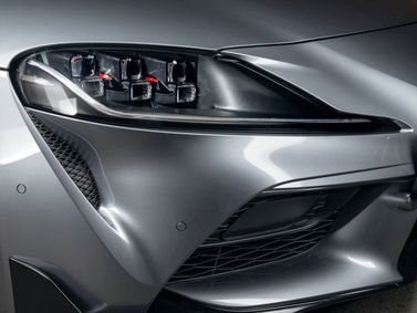 Toyota Supra V (A90)، كوبيه — المصباح الأمامي