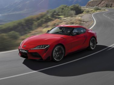 Toyota Supra V (A90)، كوبيه — منظر أمامي أيمن