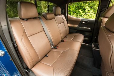 Toyota Tacoma III, Пикап двойная кабина — задние сиденья
