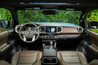 Toyota Tacoma III, Пикап двойная кабина — передняя панель