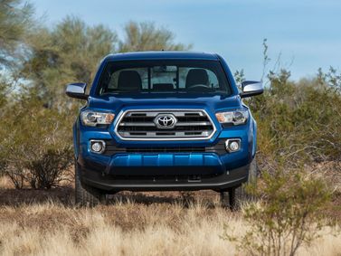 Toyota Tacoma III, Пикап двойная кабина — вид спереди