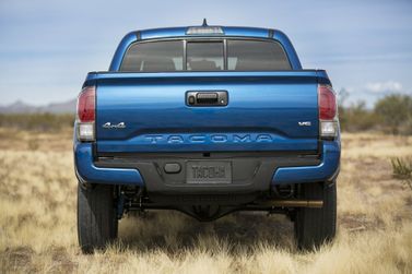 Toyota Tacoma III, Пикап двойная кабина — вид сзади
