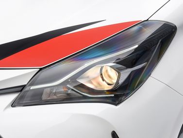 Toyota Yaris III (XP130) Рестайлинг 2, Хэтчбек 3 дв. — передняя фара