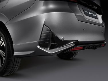 Toyota Yaris رابعاً، سيدان — الجزء الخلفي من السيارة عن قرب