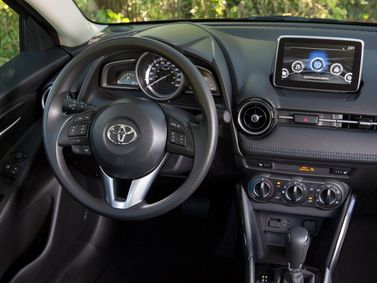 Toyota Yaris DJ/DL, Седан — место водителя