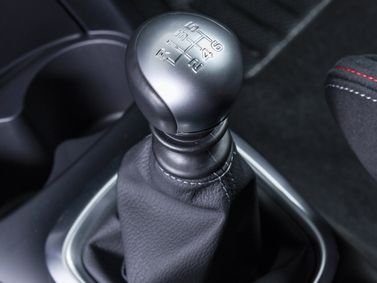 Toyota Yaris III (XP130) Рестайлинг 2, Хэтчбек 5 дв. — селектор коробки передач