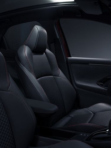 Toyota Yaris IV (XP210), Хэтчбек 5 дв. — передние сиденья