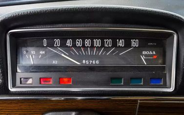 LADA (VAZ) 2102، واجون 5 أبواب — لوحة العدادات