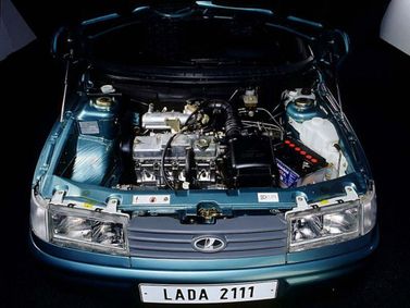 LADA (VAZ) 2111, Универсал 5 дв. — моторный отсек