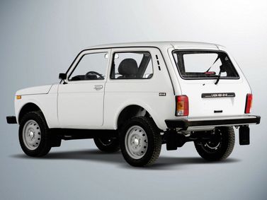 LADA (VAZ) 2121 (4x4) أنا فيس ليفت، دفع رباعي 3 أبواب — منظر خلفي أيمن