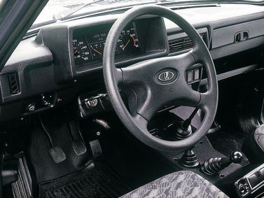 LADA (VAZ) 2129, Внедорожник 3 дв. — место водителя
