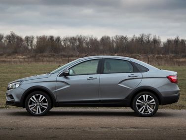 LADA (VAZ) Vesta I، سيدان Cross — منظر من الجانب الأيسر