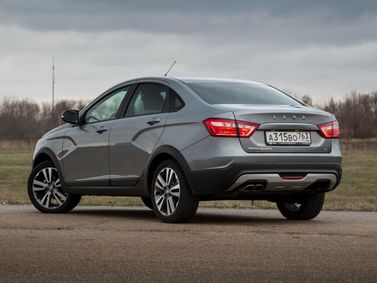 LADA (VAZ) Vesta I، سيدان Cross — منظر خلفي أيمن
