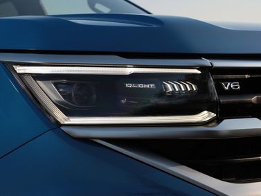 Volkswagen Amarok ثانياً، بيك أب بكابينة مزدوجة — المصباح الأمامي