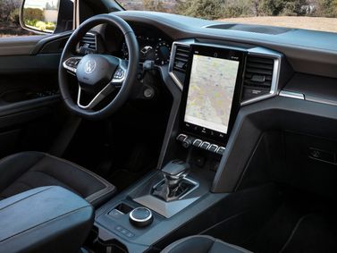 Volkswagen Amarok ثانياً، بيك أب بكابينة مزدوجة — منطقة السائق