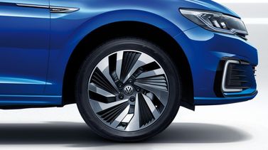 Volkswagen Bora رابعاً، سيدان — جنط العجلة