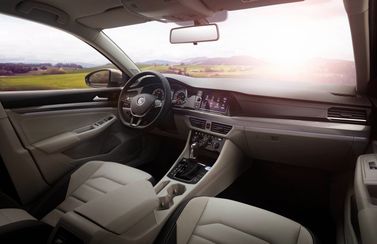 Volkswagen Bora رابعاً، سيدان — منطقة السائق