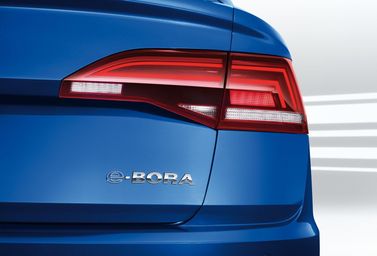 Volkswagen Bora رابعاً، سيدان — المصباح الخلفي