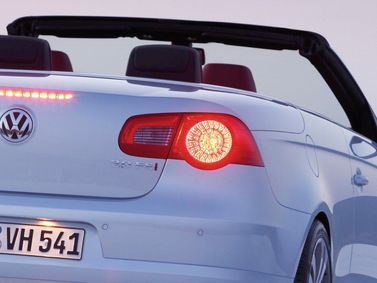 Volkswagen Eos I، قابلة للتحويل — الجزء الخلفي من السيارة عن قرب