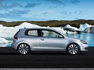 Volkswagen Golf سادساً، هاتشباك 3 أبواب — منظر من الجانب الأيمن