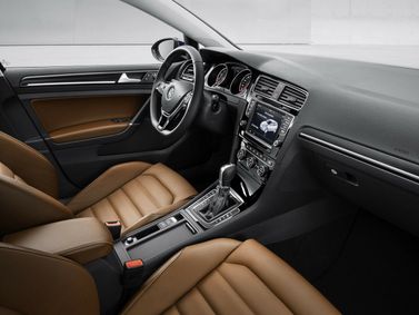 Volkswagen Golf سابعاً، هاتشباك 5 أبواب — منطقة السائق