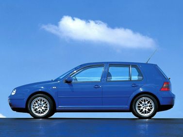 Volkswagen Golf رابعاً، هاتشباك 5 أبواب — منظر من الجانب الأيسر