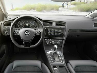 Volkswagen Golf فيس ليفت السابع، واجون 5 أبواب — لوحة القيادة