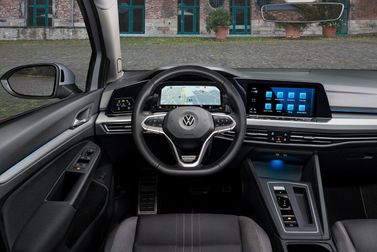 Volkswagen Golf ثامناً، واجون 5 أبواب Alltrack — منطقة السائق