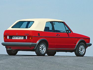 Volkswagen Golf I، قابلة للتحويل — منظر خلفي أيمن