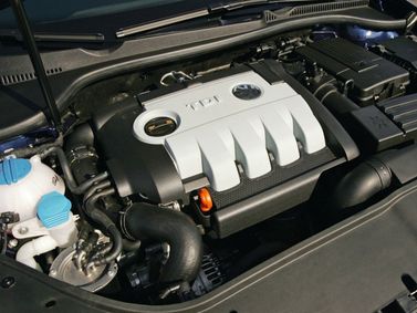 Volkswagen Golf V، واجون 5 أبواب — حجرة المحرك