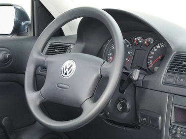 Volkswagen Golf رابعاً، واجون 5 أبواب — منطقة السائق