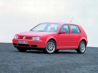 Volkswagen Golf رابعاً، هاتشباك 5 أبواب — منظر أمامي أيسر
