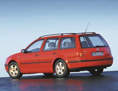 Volkswagen Golf رابعاً، واجون 5 أبواب — منظر خلفي أيسر