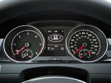 Volkswagen Golf سابعاً، واجون 5 أبواب — لوحة العدادات