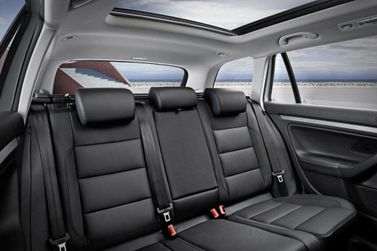 Volkswagen Golf سادساً، واجون 5 أبواب — المقاعد الخلفية