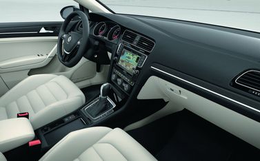Volkswagen Golf سابعاً، هاتشباك 3 أبواب — لوحة القيادة