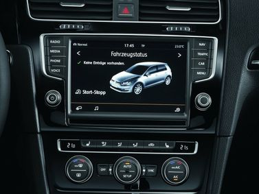 Volkswagen Golf سابعاً، هاتشباك 3 أبواب — شاشة نظام المعلومات والترفيه