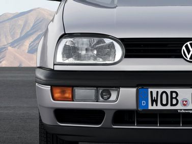 Volkswagen Golf ثالثاً، هاتشباك 5 أبواب — الجزء الأمامي من السيارة عن قرب