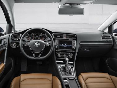 Volkswagen Golf سابعاً، هاتشباك 5 أبواب — لوحة القيادة