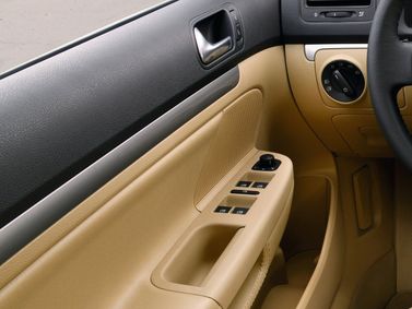 Volkswagen Golf V، واجون 5 أبواب — تفصيل داخلي