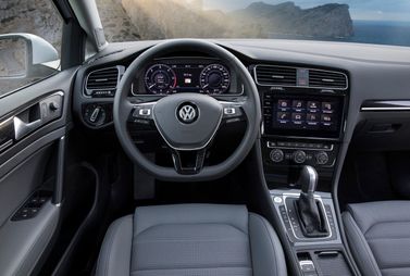 Volkswagen Golf فيس ليفت السابع، واجون 5 أبواب — منطقة السائق