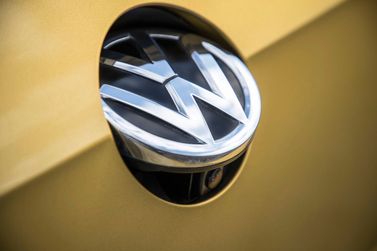 Volkswagen Golf فيس ليفت السابع، هاتشباك 5 أبواب — شعار السيارة واسم الطراز