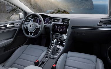 Volkswagen Golf فيس ليفت السابع، واجون 5 أبواب — لوحة القيادة