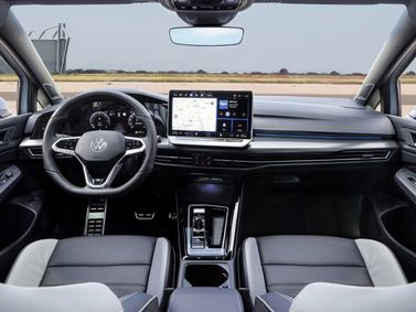 Volkswagen Golf فيس ليفت الثامن، واجون 5 أبواب — منطقة السائق