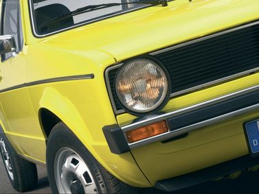 Volkswagen Golf I، هاتشباك 3 أبواب — الجزء الأمامي من السيارة عن قرب