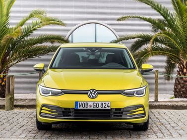 Volkswagen Golf ثامناً، هاتشباك 5 أبواب — منظر أمامي