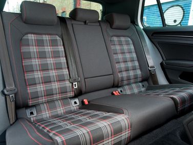 Volkswagen Golf GTI سابعاً، هاتشباك 5 أبواب — المقاعد الخلفية