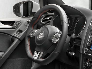 Volkswagen Golf GTI سادساً، هاتشباك 5 أبواب — عجلة القيادة