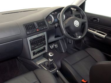 Volkswagen Golf GTI رابعاً، هاتشباك 5 أبواب — منطقة السائق