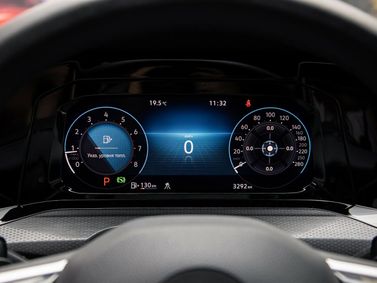 Volkswagen Golf GTI ثامناً، هاتشباك 5 أبواب — لوحة العدادات